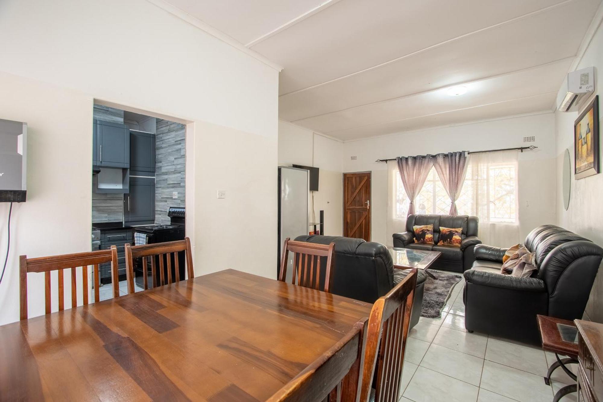 Wood Road Guest Lodge Victoria Falls Ngoại thất bức ảnh