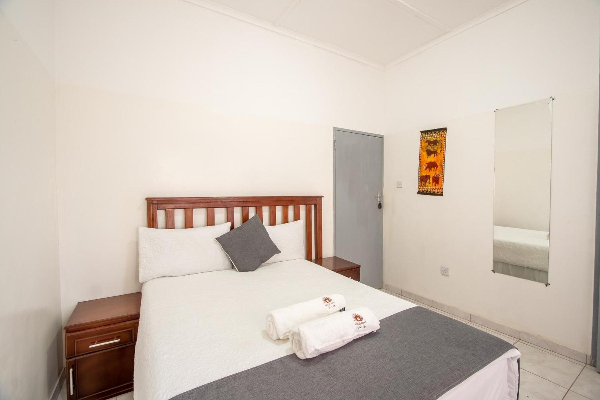 Wood Road Guest Lodge Victoria Falls Ngoại thất bức ảnh