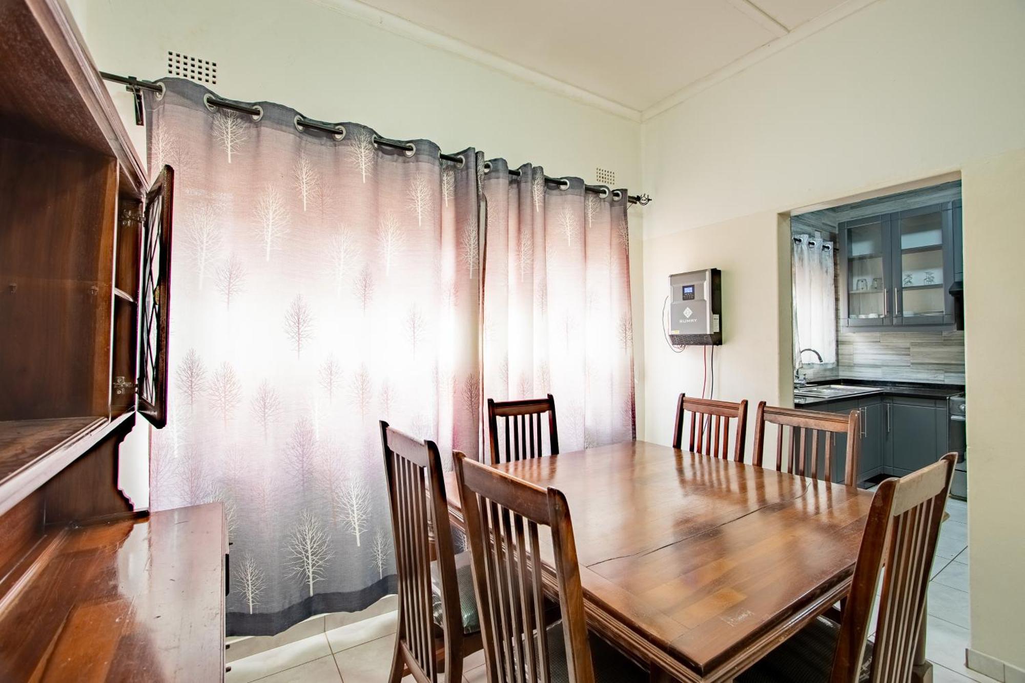Wood Road Guest Lodge Victoria Falls Ngoại thất bức ảnh