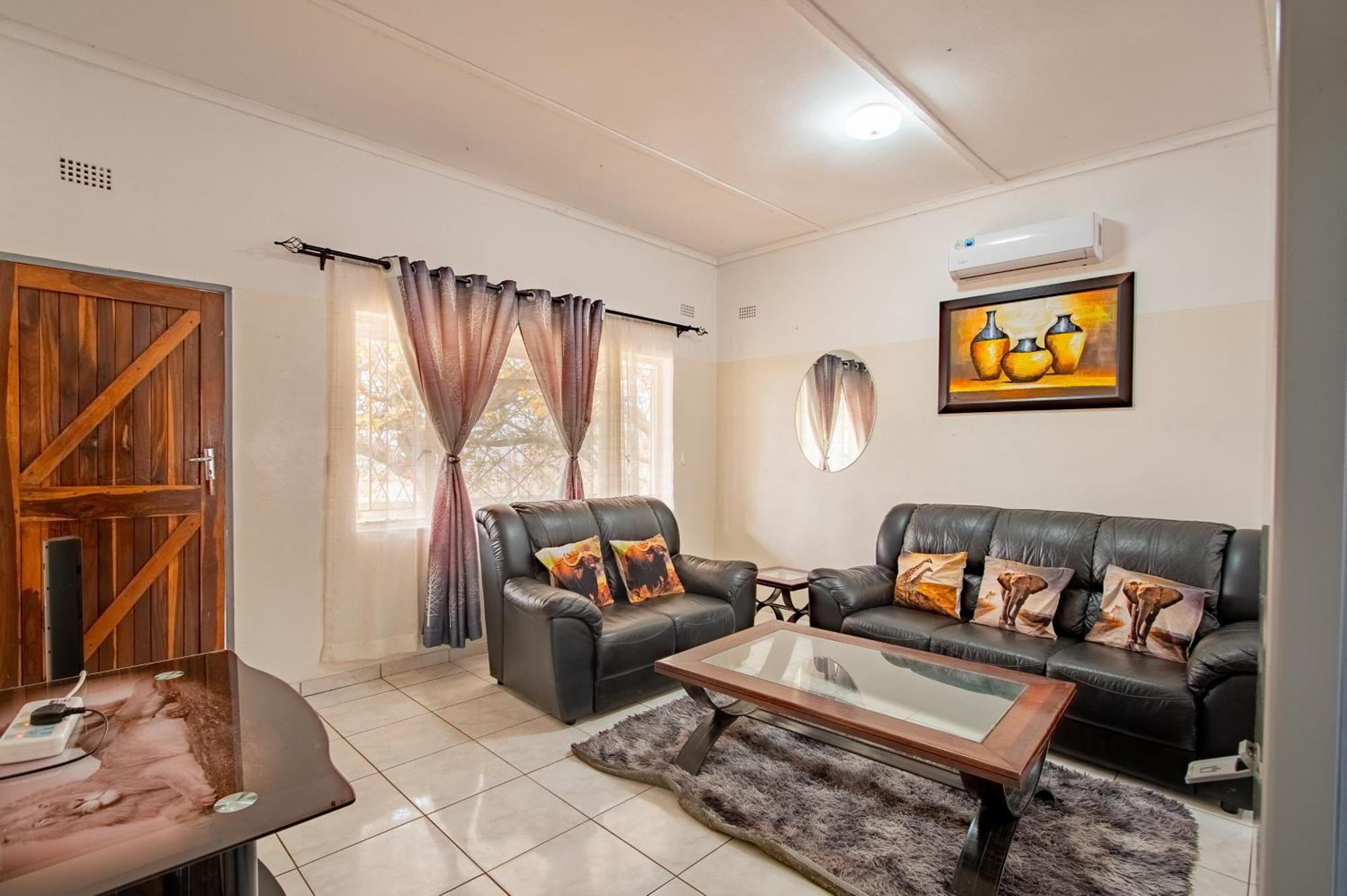 Wood Road Guest Lodge Victoria Falls Ngoại thất bức ảnh