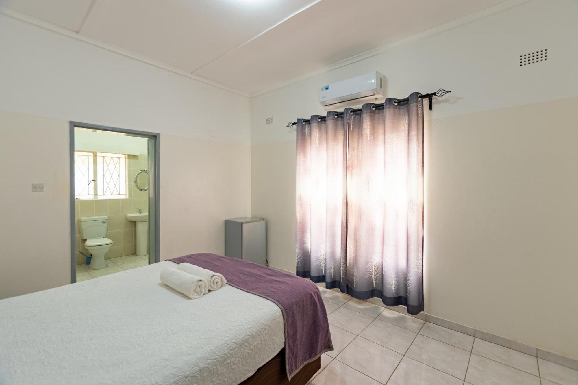 Wood Road Guest Lodge Victoria Falls Ngoại thất bức ảnh