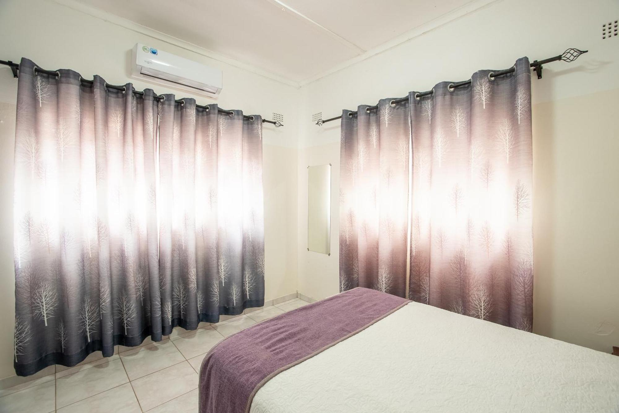 Wood Road Guest Lodge Victoria Falls Ngoại thất bức ảnh